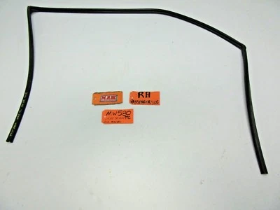 РЕЗИНОВАЯ УПЛОТНИТЕЛЬНАЯ ПОЛОСКА ДЛЯ ДВЕРНОГО СТЕКЛА ОКНА СО СТОРОНЫ ПАССАЖИРА ПОД ПРАВУЮ РУКУ для 11–16 SCION TC - Изображение 1 из 4