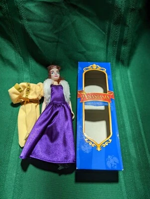 Muñeca Anastasia 1997 pelo retráctil y 2 trajes Foto 1 de 2
