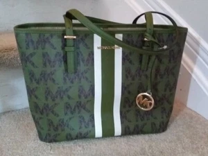 $498 Orig. Michael Kors Evergreen JET SET TRAVEL Women Tote Leather Bag/Purse - Picture 1 of 4