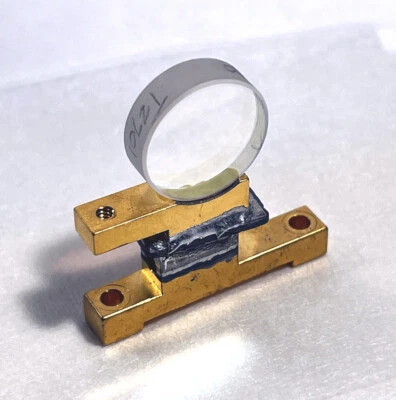 Separador armónico Coherente Avia Z plegable 99,9 % R @ 0-45 ° 1064 nm, 99,5 % T @ 808 nm Foto 1 de 4