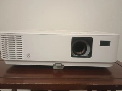 NEC V332W DLP Projector 3300 Lumens PC 3D Ready Full HD HDMI - Image 1 of 4