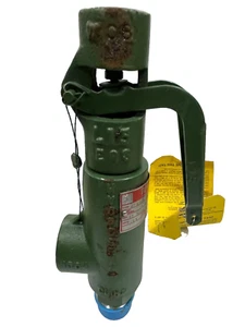 HYDROSEAL 4V01F / C0  WCB SAFETY RELIEF VALVE 1" NPT M 174 PSI - Picture 1 of 4