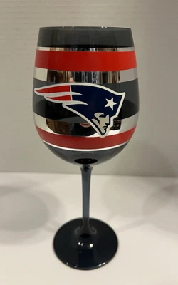 Copa de Vino Azul New England Patriots - Logotipo Plateado y Rojo Oficial NFL 9"-9 Onzas Foto 1 de 4