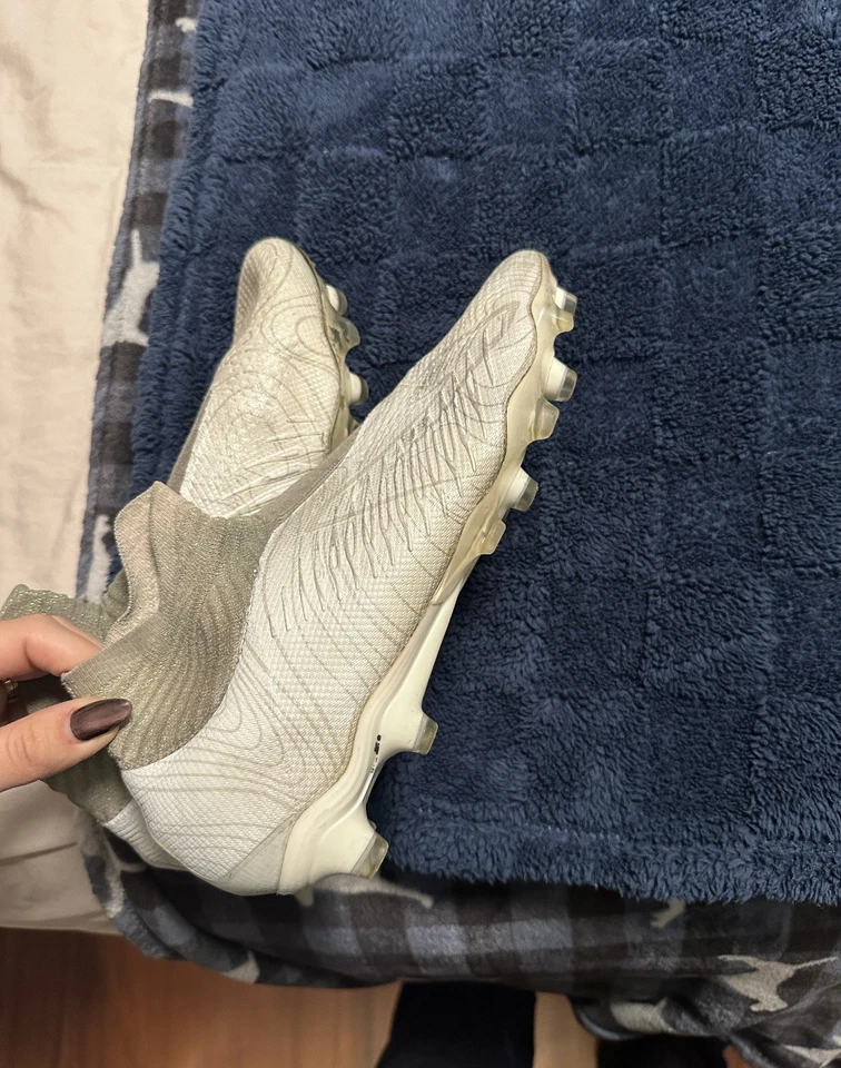 Botines de fútbol New Balance Tekela V3+ Pro FG sin cordones blancos/marfil talla 11 Foto 1 de 1