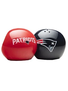NFL Licensed Boelter Brands LLC New England Patriots Salt Pepper Shakers - Picture 1 of 3