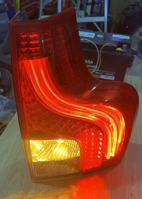 VOLVO XC90 2013-2014 CONJUNTO DE LUZ TRASERA INFERIOR DERECHA LADO PASAJERO LED OEM Foto 1 de 4