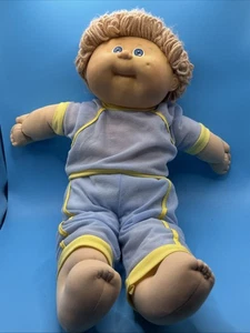 Vtg. Cabbage Patch Doll #8 1986 Signature On Bottom Blue eyes dimple blonde - Picture 1 of 8