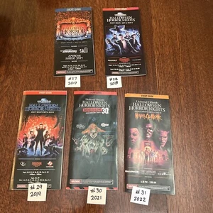 LOT 5 HHN Halloween Horror Nights Guides #27-31  2017- 22 HTF RARE Collectors - Picture 1 of 8
