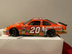 Action NASCAR Tony Stewart #20 Home Depot 2002 Pontiac Limited Edition 1:24 - Picture 1 of 24