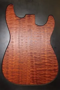 Guitarra Sapele acolchada con figuras coincidentes. - Imagen 1 de 6