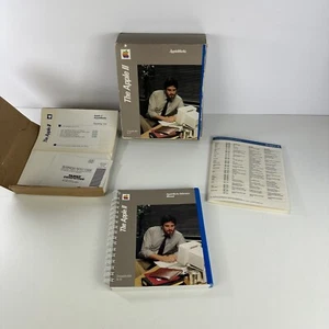Vtg 1983 AppleWorks Reference Manual by Apple Computer, Inc. with Reference Card - Picture 1 of 18