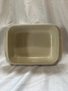 Tupperware Microwaveable 1 1/2 Qt Size Almond Color Small Hard Casserole Dish - Picture 1 of 6