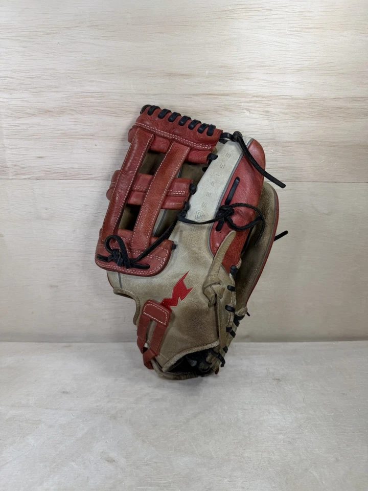 MIKEN - Serie Pro 13.5" Bronceado con Guante Rojo PRO135-WSN Lanzamiento Derecha Derecha Foto 1 de 4