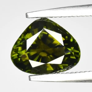 💎 1.30ct 7.5x6mm VS Pear Natural Green Tourmaline - Unheated, Africa Gemstone - Picture 1 of 4