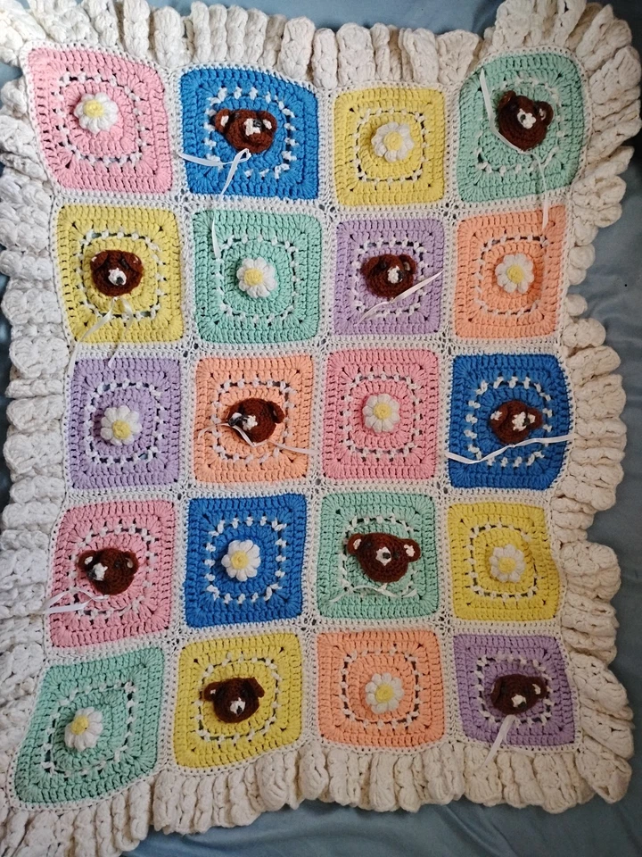 Manta de bebé hecha a mano tejida a ganchillo 3D osos de peluche y flores 26" X 33" Foto 1 de 4