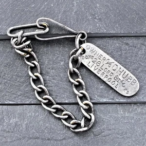 CHUBB 5/- REWARD TAG with Chain - 28 Lord St LIVERPOOL - Key Ring - ref.k898 - Picture 1 of 4