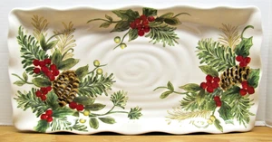 Yuletide Bough von Maxcera: Weihnachtliche Servierplatte mit Tannenzapfen & Stechpalme (844) - Bild 1 von 7