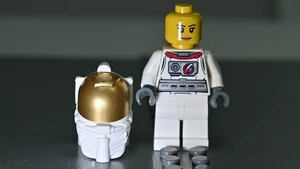 LEGO City Utility Shuttle Astronaut Minifigure - Picture 1 of 4