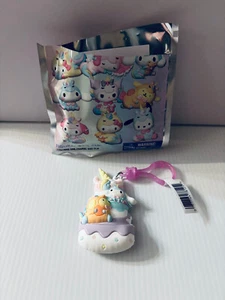 Hello Kitty and Friends Series 4 Bag Clip by Monogram - Cake - Picture 1 of 3