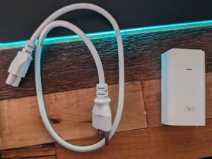Ubiquiti UniFi 24V PoE Adapter - Picture 1 of 3