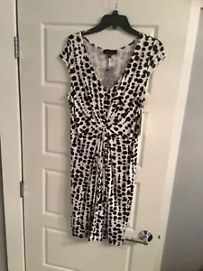 Vestido Karen Kane Negro Blanco Gorra Slv Plisado Talla L Precio de venta sugerido por el fabricante $98 Estampado Animal Nuevo con Etiquetas - Imagen 1 de 6