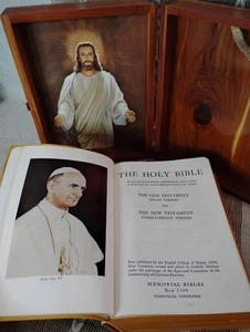 The Holy Bible: Illustrated Memorial Edition with Wood Box, 1961, Not filled out - Picture 1 of 17