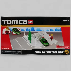 Tomica Hypercity Mini Shooter Set Japanese - Die Cast Mazda Demio & Figure 70507 - Picture 1 of 12