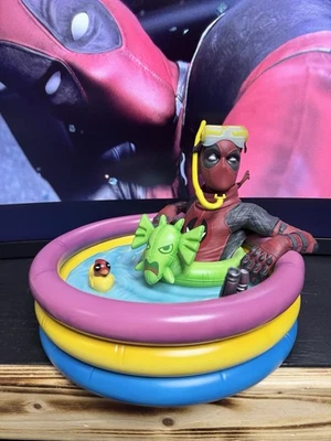 Figura KIDPOOL - Deadpool - Premium Format™ de Sideshow Collectibles Foto 1 de 4