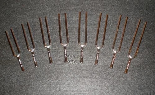 8er Stimmgabel-Set, Wittner Nr. 924 Profi diat. c1-c2 (a1 = 440Hz), Tuningfork - Bild 1 von 1