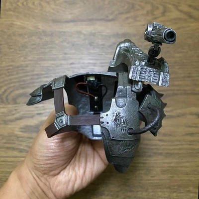 1/6 HOT TOYS : FIGURE MMS162 AVP PREDATORS CLASSIC PREDATOR : ARMOR WITH GUN - Image 1 of 4