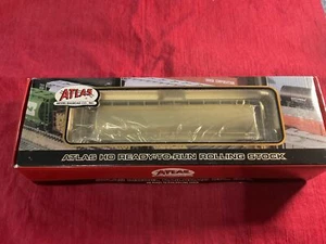 ATLAS HO-SCALE UNDECORATED ACF 3-BAY CYLINDRICAL HOPPER #1930 BRAND NEW!!! 🚂 - Picture 1 of 7