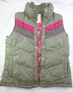 Women's Medium Old Navy hunter green water resistant puffer vest spring - Picture 1 of 12