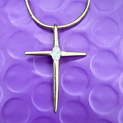 💎 "Cruz religiosa diamante marqués oro amarillo 14K y collar de 18""" Foto 1 de 4