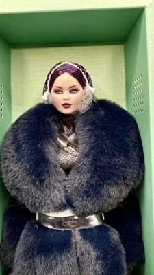 Integrity toys x SACHIKA Fierce Seduction Navia Phan doll   - Image 1 of 4