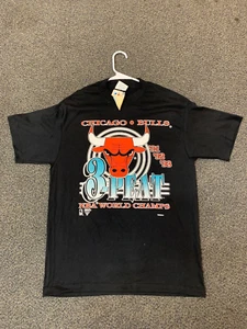 VINTAGE CHICAGO BULLS 3-PEAT NBA WORLD CHAMPS T-SHIRT - Picture 1 of 3