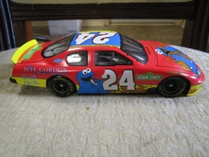 Action 1/24 Nascar #24 Jeff Gordan Cookie monster foundation diecast no box - Picture 1 of 5