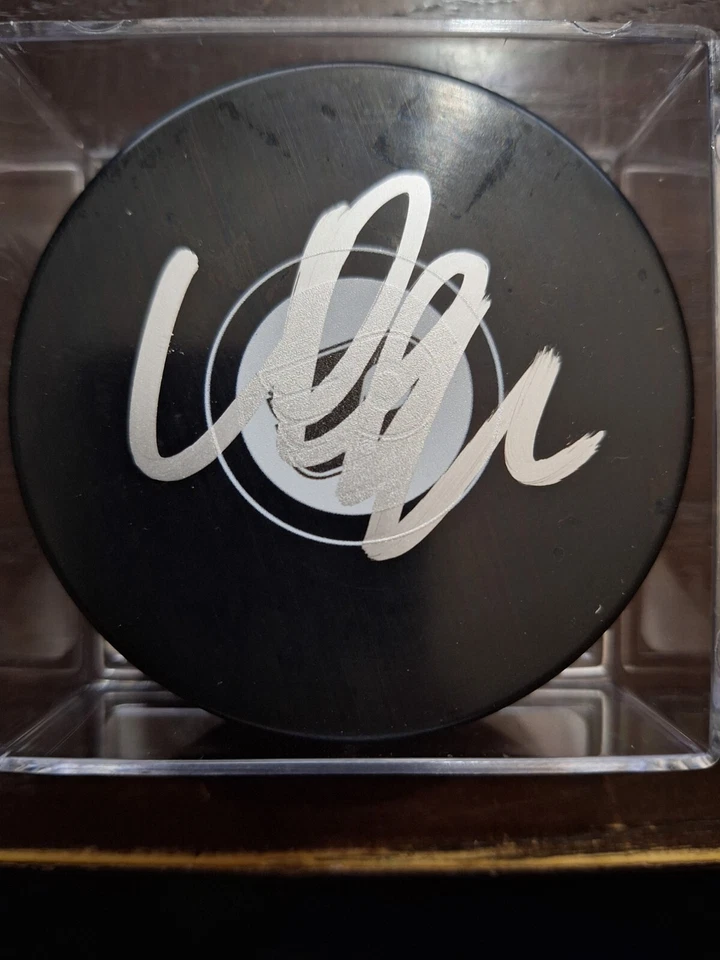 Disco firmado por Sean Couturier Philadelphia Flyers Foto 1 de 1