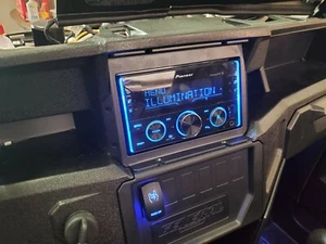 2016 - 2024 Polaris General Double Din Radio Media Receiver Mount - Bild 1 von 4