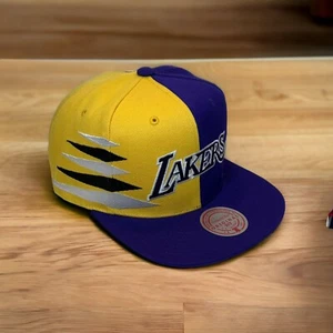 Los Angeles Lakers Mitchell & Ness DIAMOND CUT Snapback Hat - Picture 1 of 6