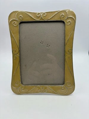 "Marco de fotos amarillo esmaltado y plateado tiene capacidad para imagen independiente de 5x7""" Foto 1 de 3