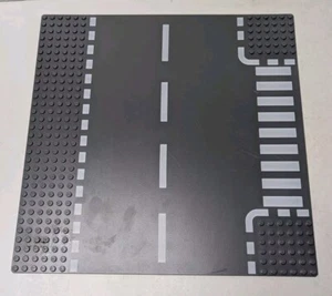 LEGO Town T-Intersection Road Baseplate 44341 Classic Dark Gray 32x32 Stud (10") - Picture 1 of 2