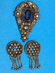 Antique 1930's filigree Czech dress clip & pair Diamente Tassel Embellishment - Picture 1 of 9