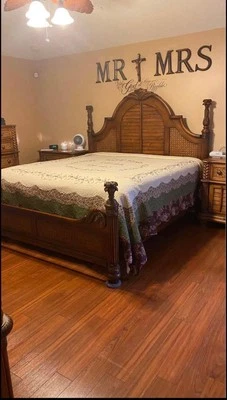 Juego de muebles de dormitorio estilo Tommy Bahama tamaño king. Foto 1 de 4