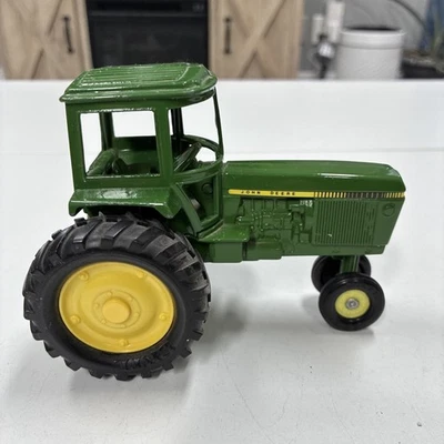 Tractor Ertl John Deere escala 1/32 juguete agrícola fundido a presión rueda de goma verde y amarillo Foto 1 de 4