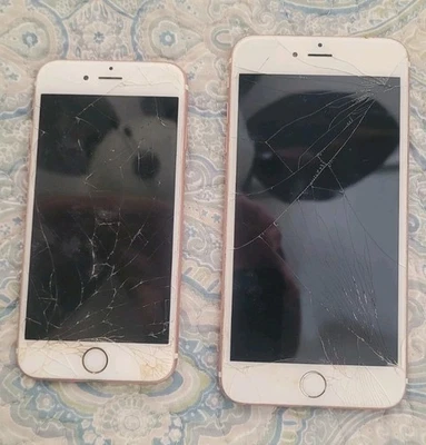 2 Iphones.  Solo piezas Foto 1 de 4