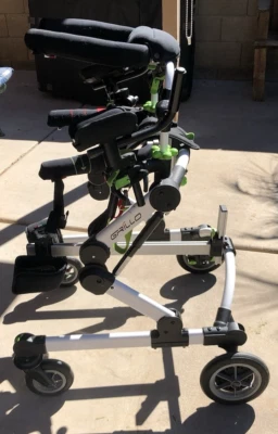 Andador Entrenador de Marcha Ormesa Grillo, Talla Pequeña con Brazo, Soporte para Piernas, Muy Fino Foto 1 de 4