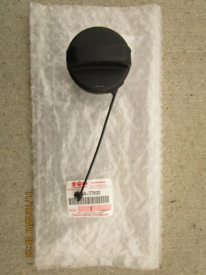 10 - 13 SUZUKI KIZASHI 4D SEDÁN TANQUE DE COMBUSTIBLE LLENADO TAPA DE GAS CON CORREA NUEVO Foto 1 de 2