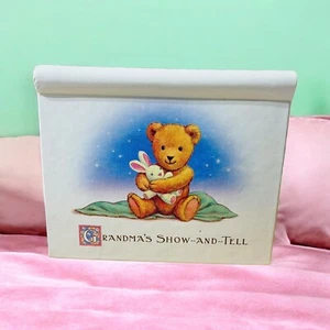 Álbum de instantáneas Hallmark "Grandma's Show-and-Tell" 4x6 contiene 24 fotos EE. UU. - Imagen 1 de 10