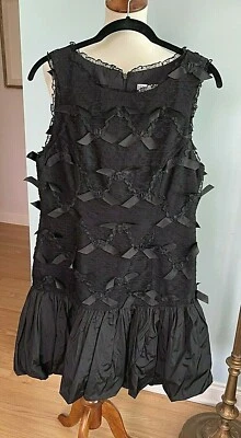 Increíble Vestido Sin Mangas Decorado Dobladillo/Arco Burbuja Negro Valentino Nuevo con Etiquetas Talla 44 Foto 1 de 4