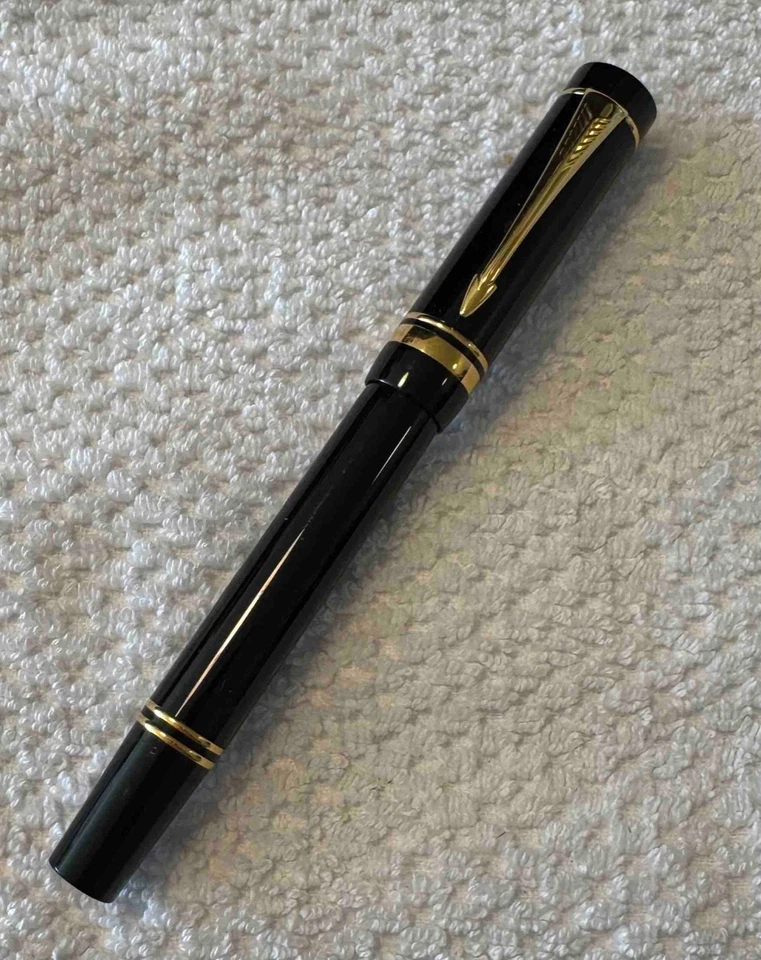 Bolígrafo Parker DuoFold DE COLECCIÓN - negro/dorado - tapa plana versión antigua - sin caja Foto 1 de 4